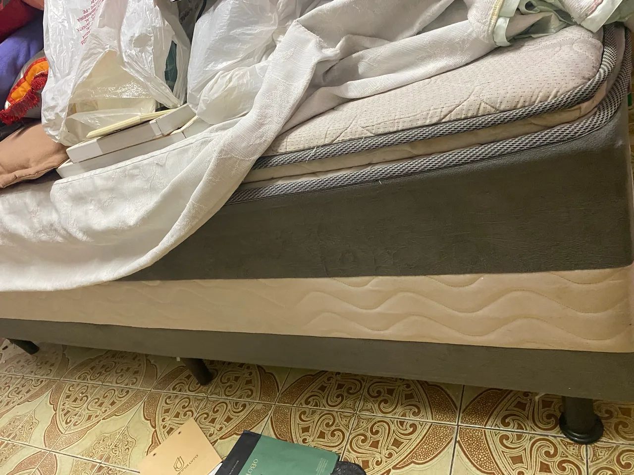 Vendo cama de solteiro  - Foto 3
