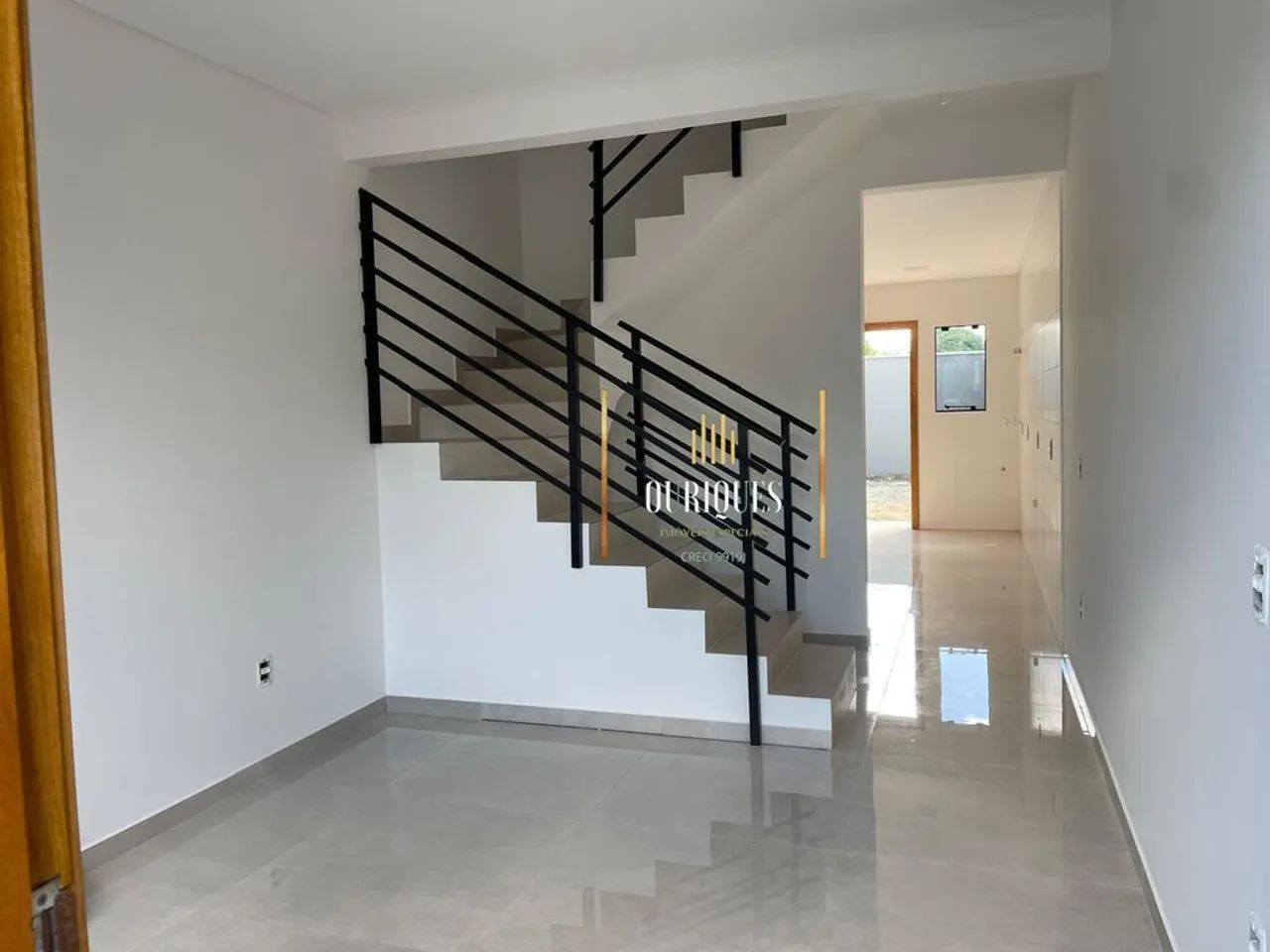 Sobrado geminado com 70m², possui 2 quartos e 1 vaga. - Foto 3