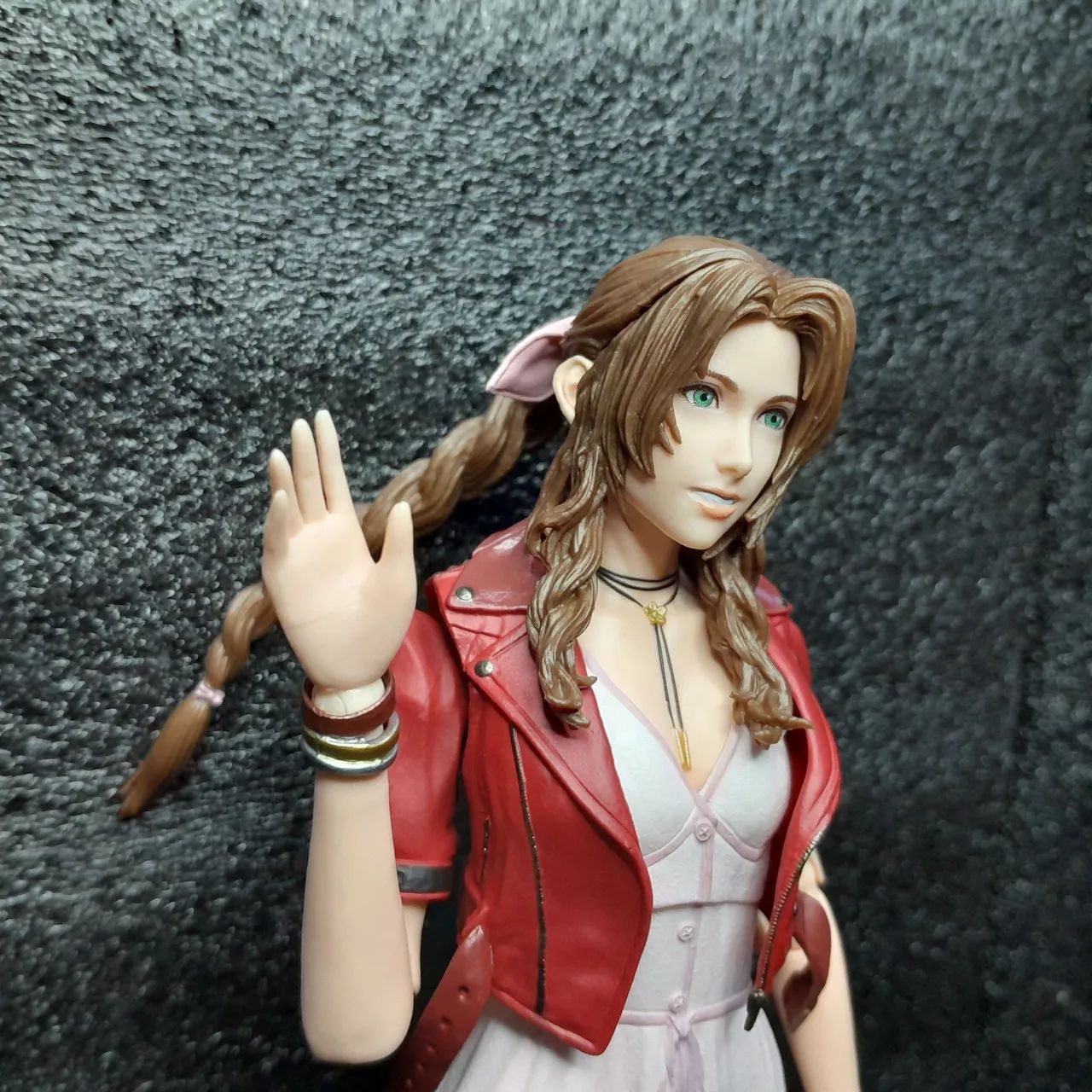 Play Arts Kai Aerith Gainsborough Final Fantasy VII Rebirth Original -Sem Caixa- - Foto 6