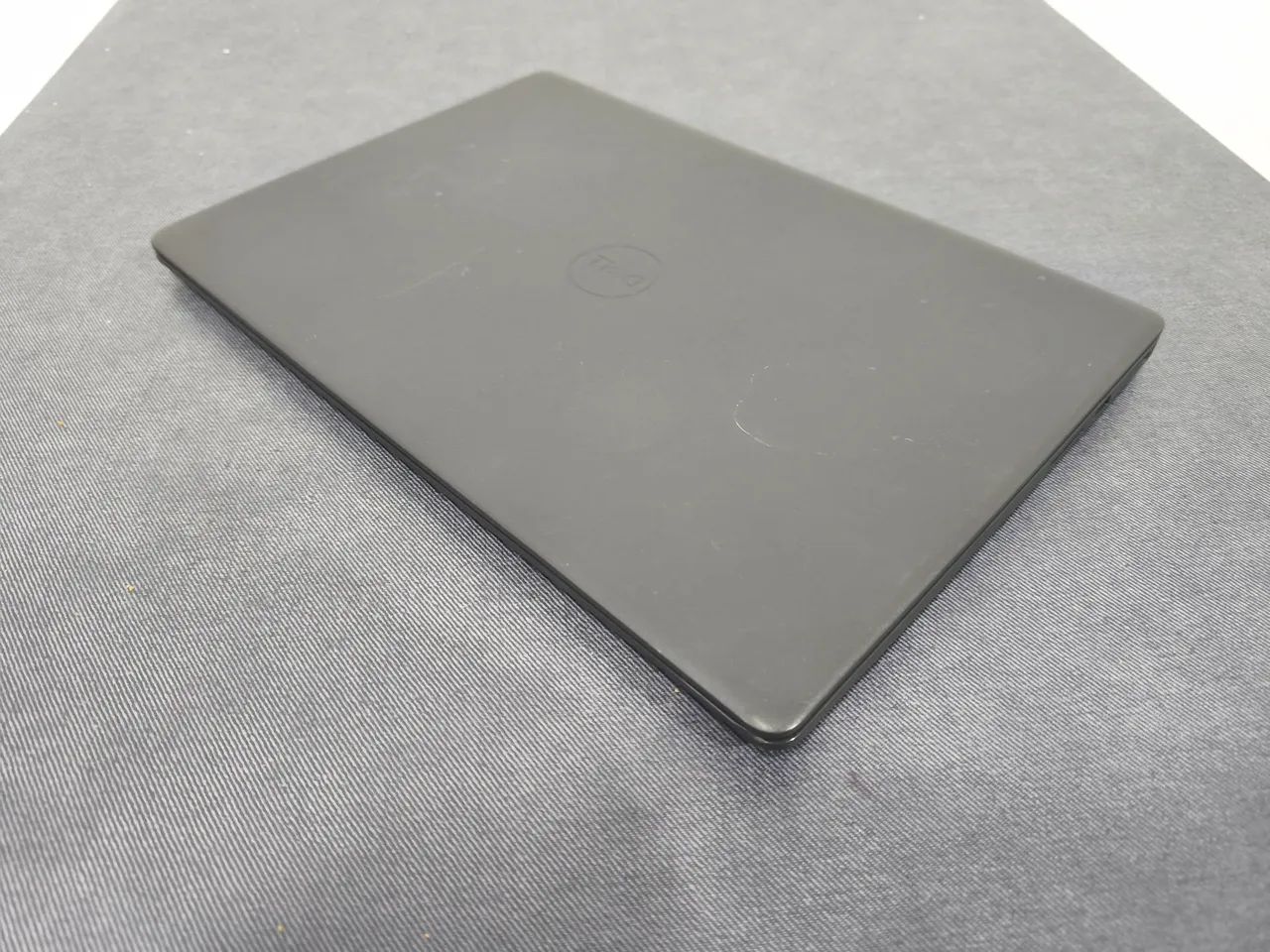 Notebook Dell Inspiron i3. 10° Geração. 8 GB. SSD 256 GB