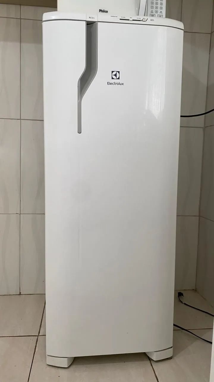 Geladeira Electrolux RE31