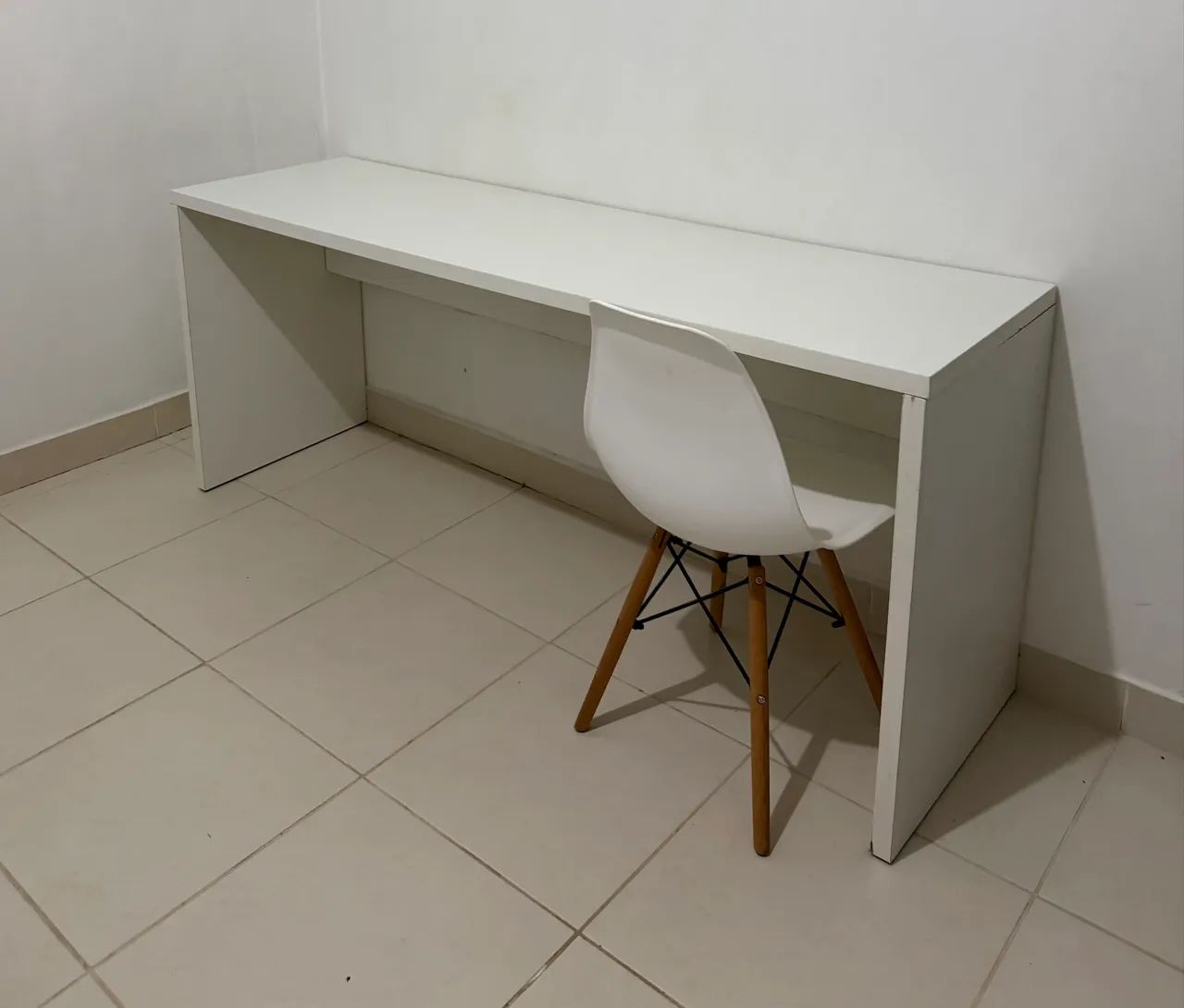 Mesa de estudo com cadeira 470987549117655042