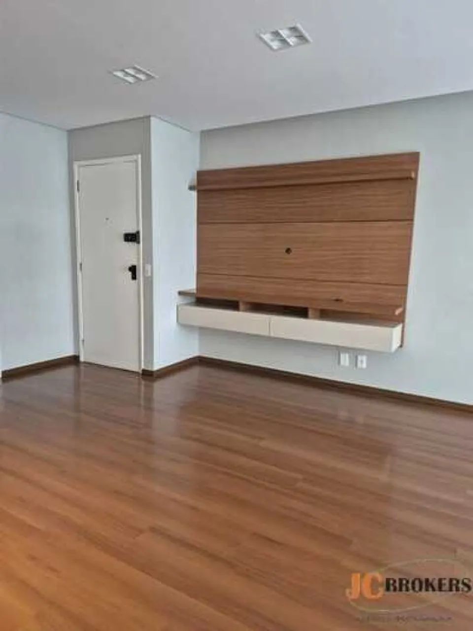 Apartamento com 104m², 4 dormitórios sendo 1 Suíte, 2 vagas - Foto 2