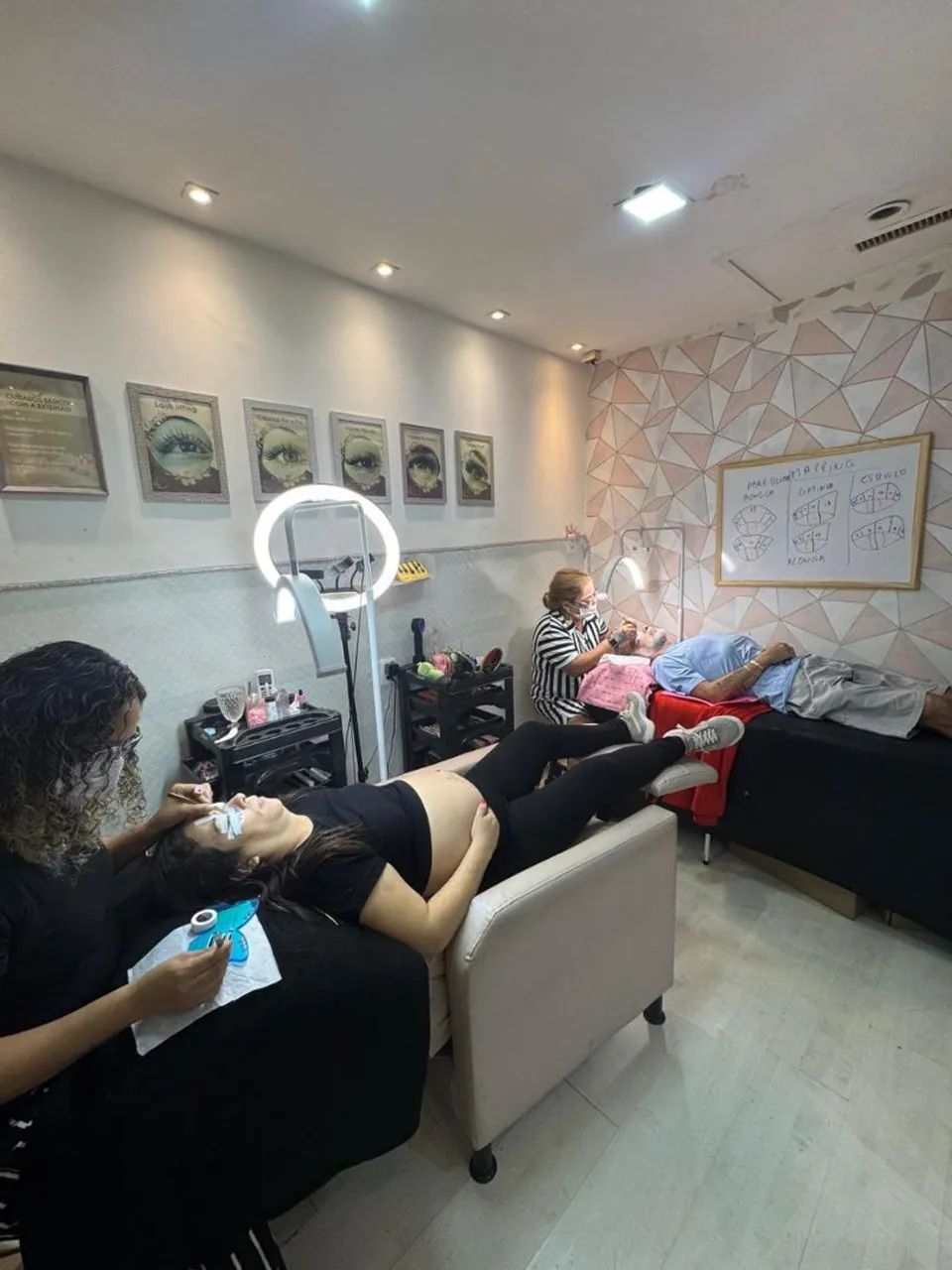 Espaço com Poltrona para Profissionais da Beleza - Cílios e Estética - Foto 3