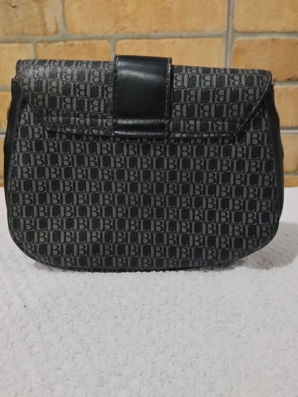 Bolsa pequena ... Falta alça  - Foto 2