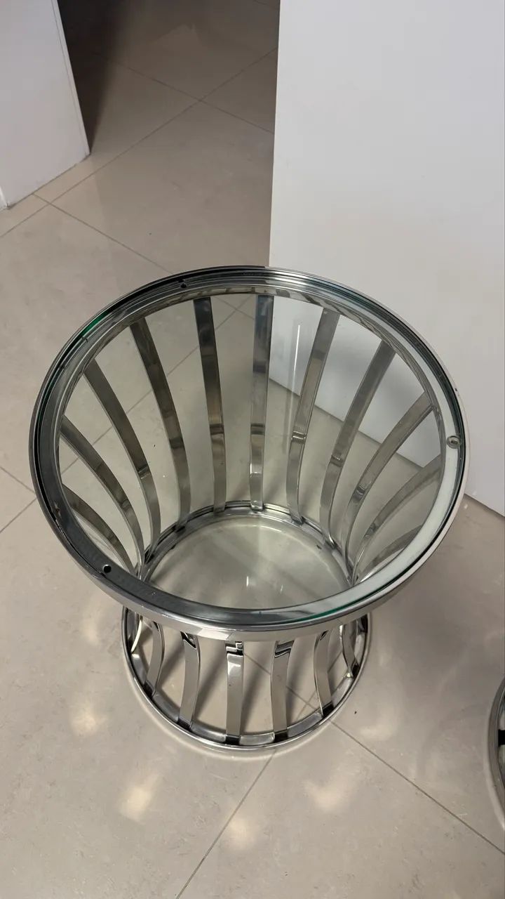 Conjunto com 2 Mesas de canto cromada e tampo de vidro - Foto 3
