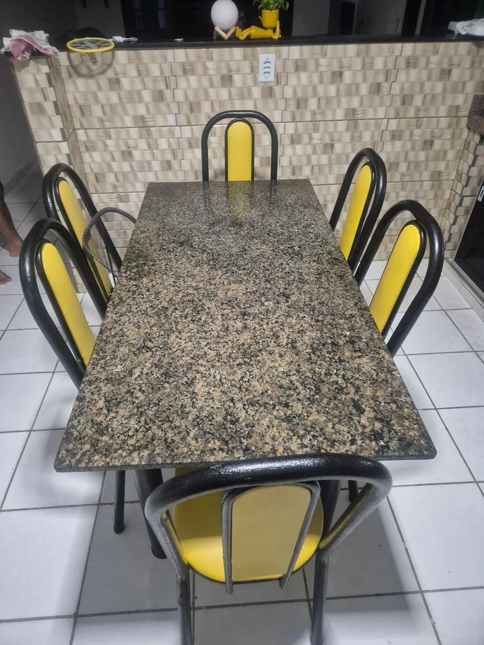 Vendo mesa 6 cadeiras 65579520780546123
