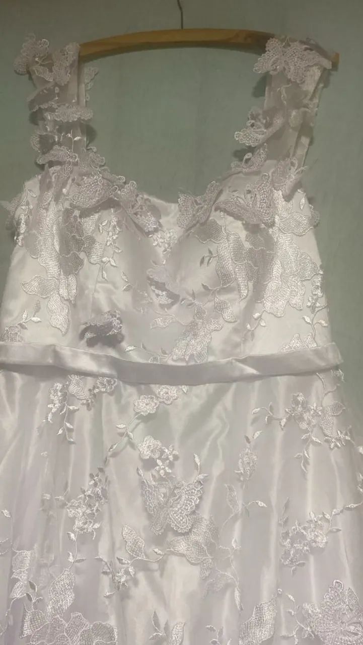 Vestido de Noiva Luxo com Aplicações - Impecável - Foto 4