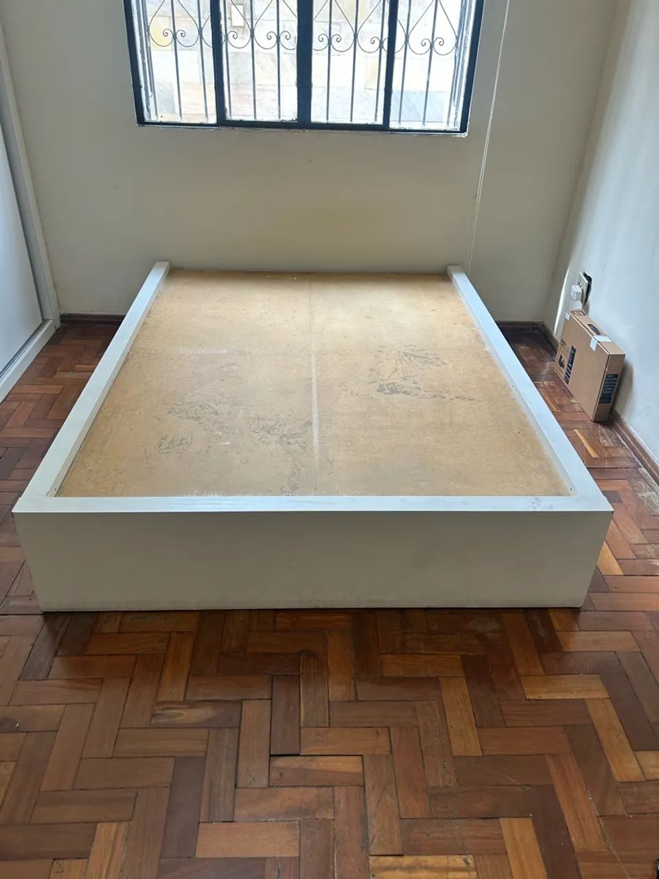 Base de cama gratuita (bom estado) 