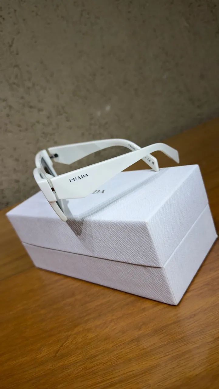 Óculos Prada Branco (Original, Pouco Usado e Completo)