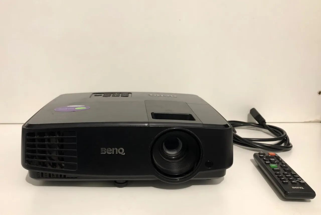 Projetor Benq funcionando 