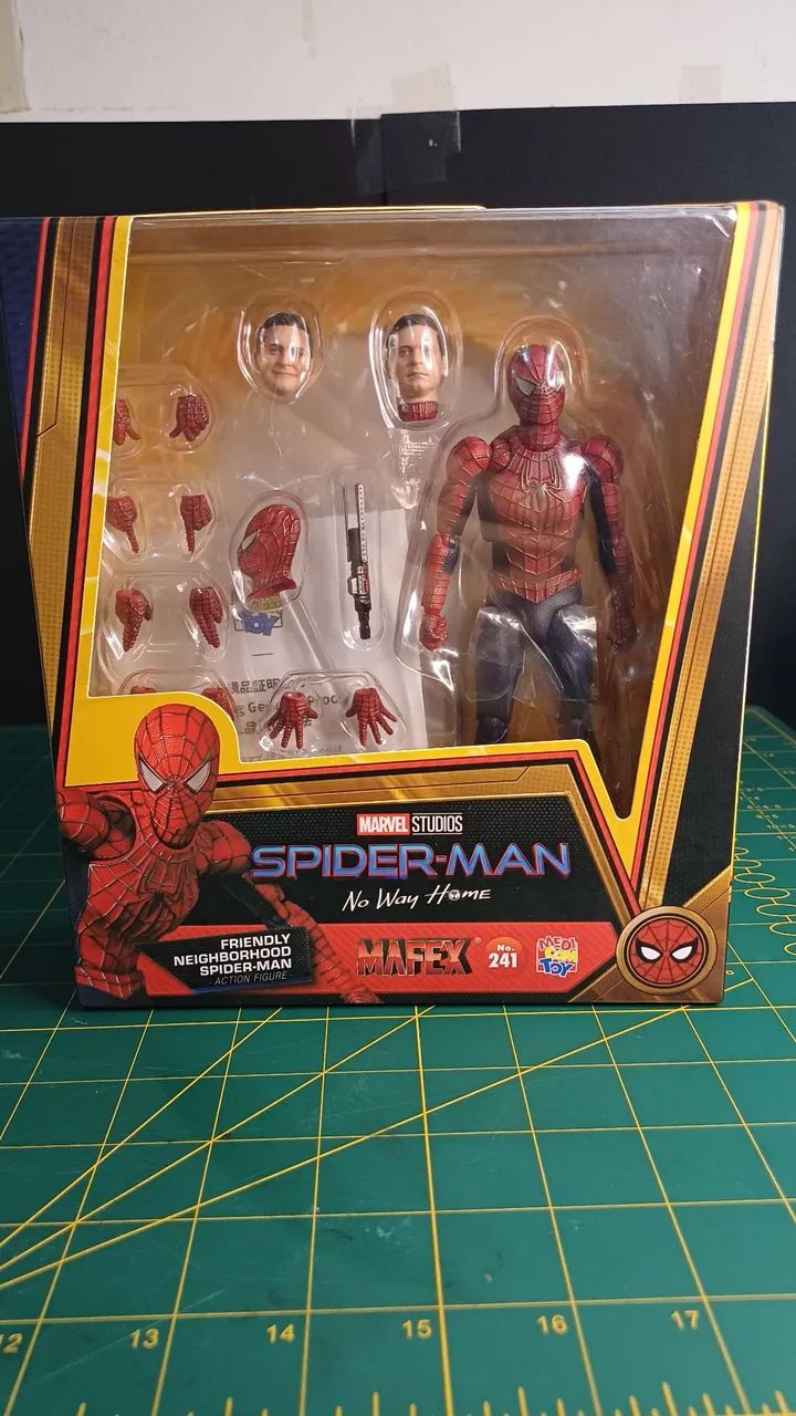 Spider-Man Mafex 241 Friendly Neighborhood Novo Lacrado Original