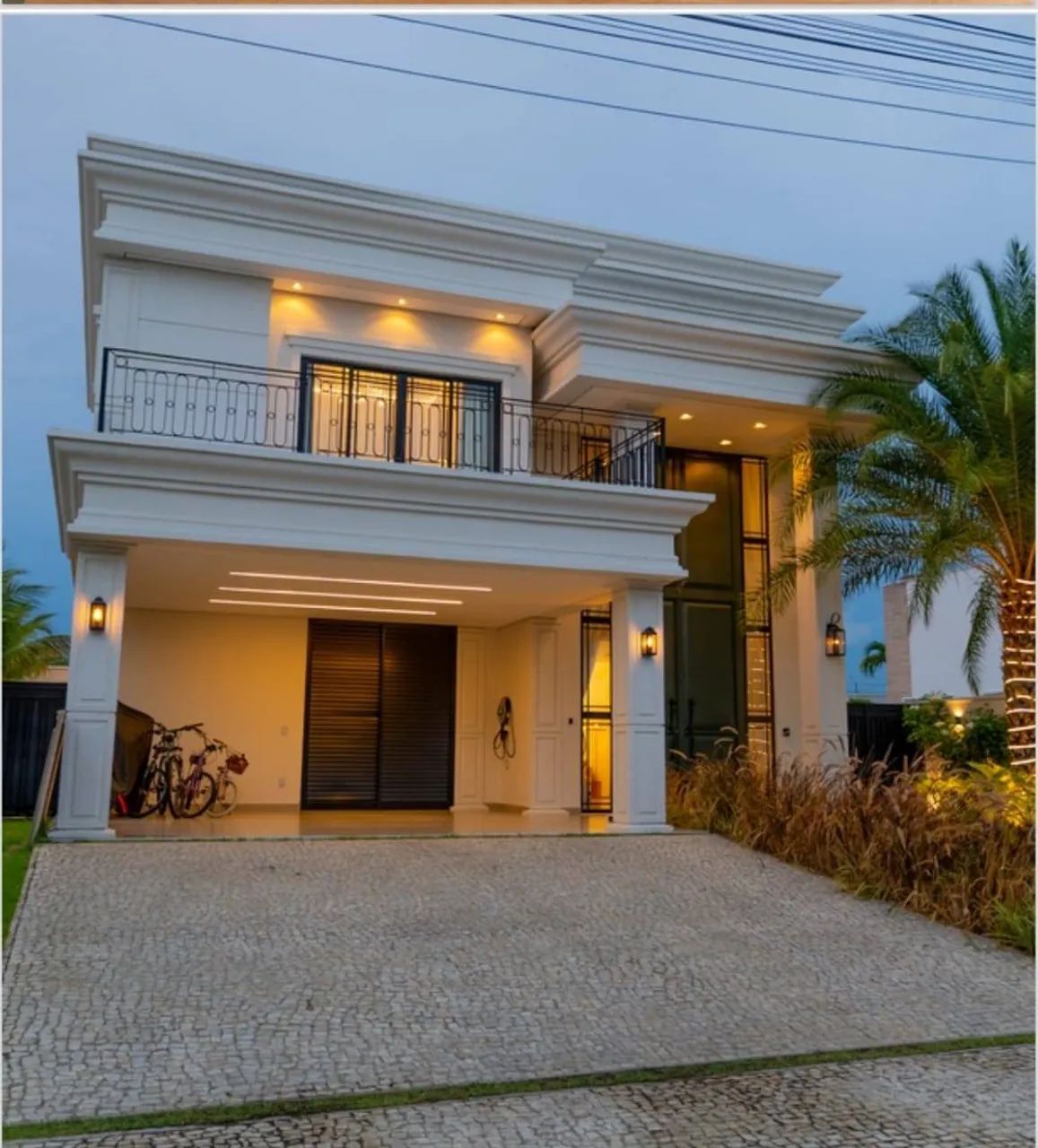 Casa Neoclássica à Venda no Alphaville Eusébio REF: 4559