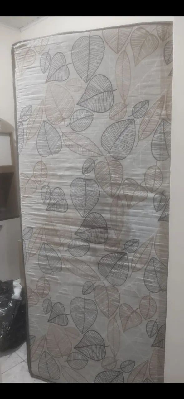 cama Box Solteiro semi nova  não tem grave