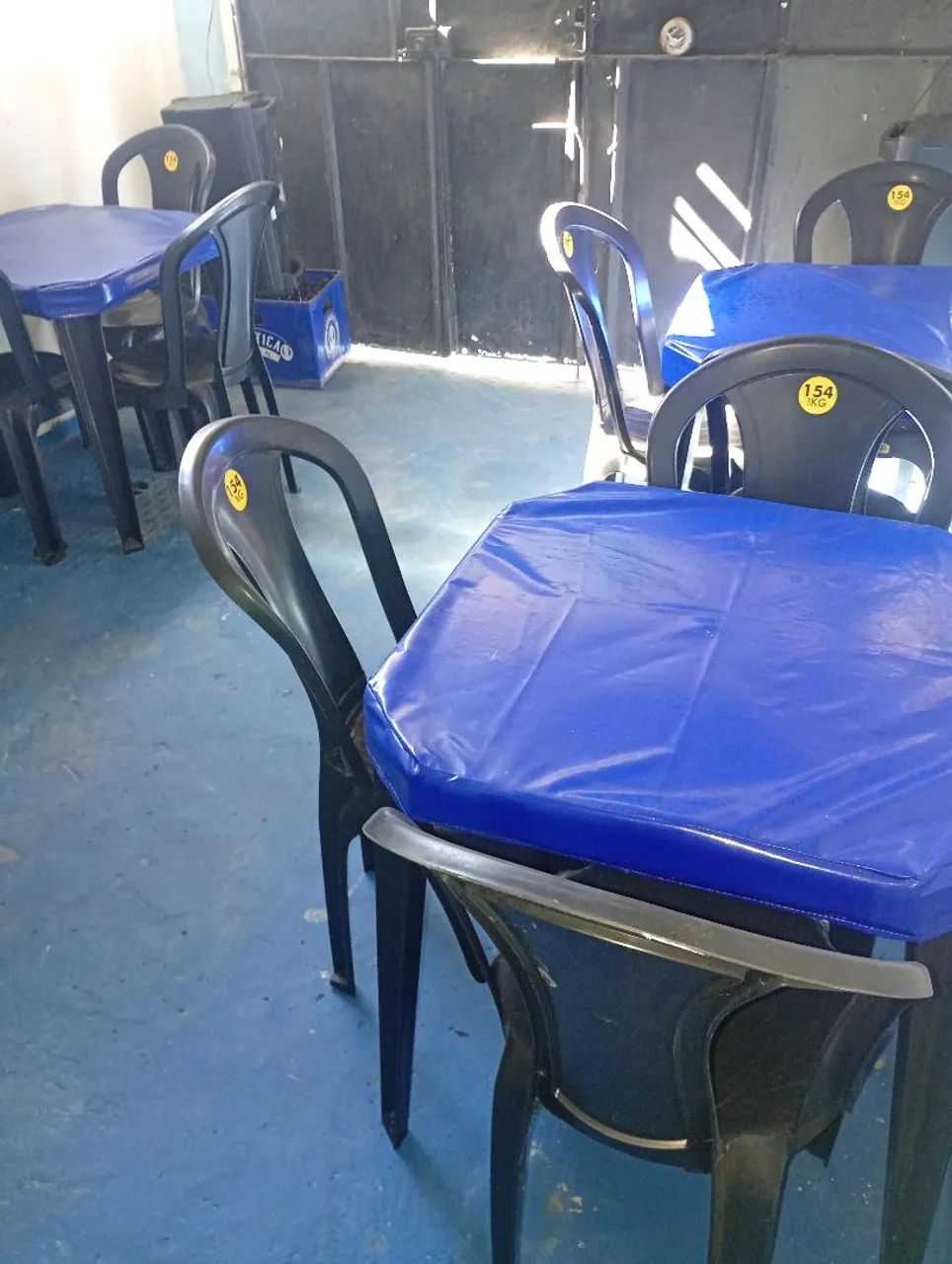 Vendo 3 jogos de mesa semi novos - Foto 2