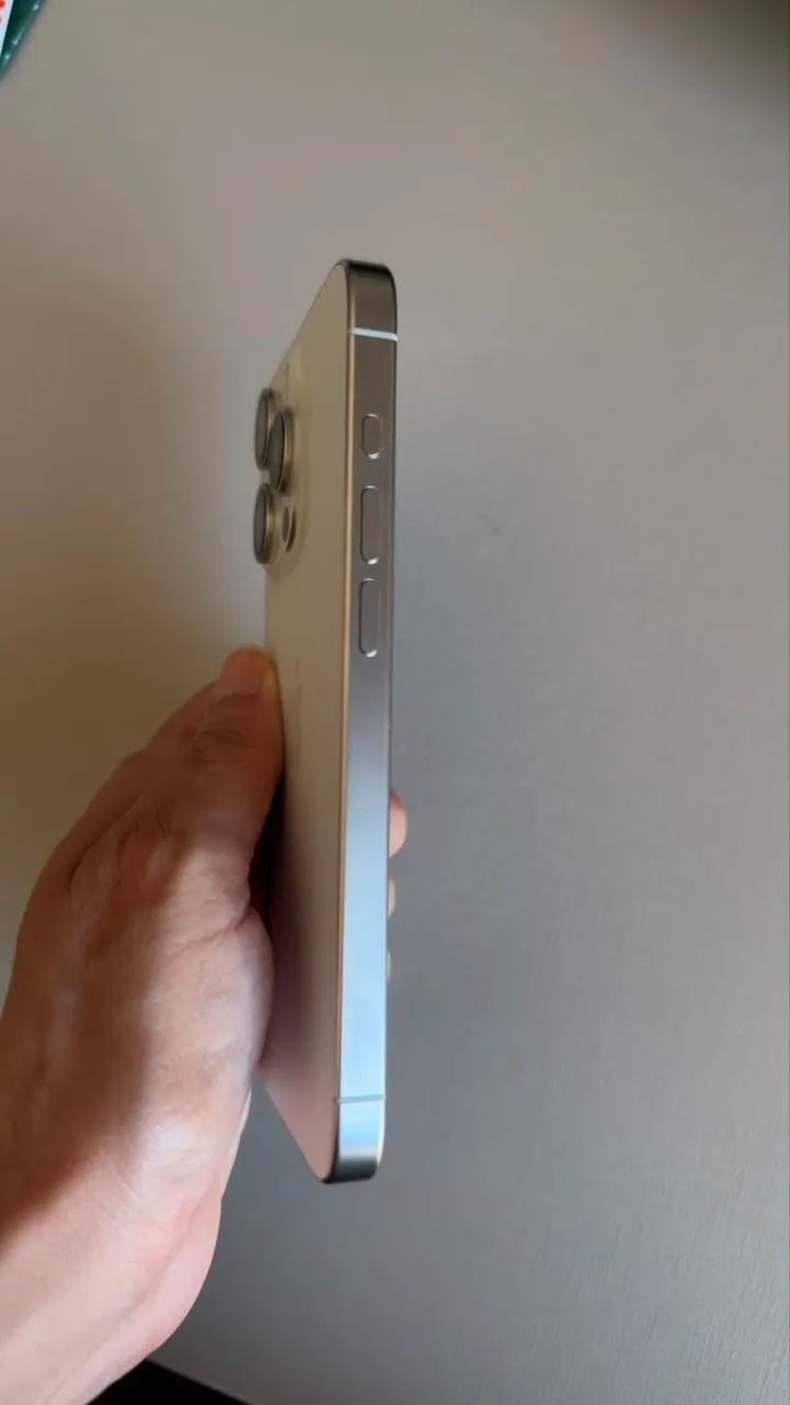 iPhone 15  - Foto 2