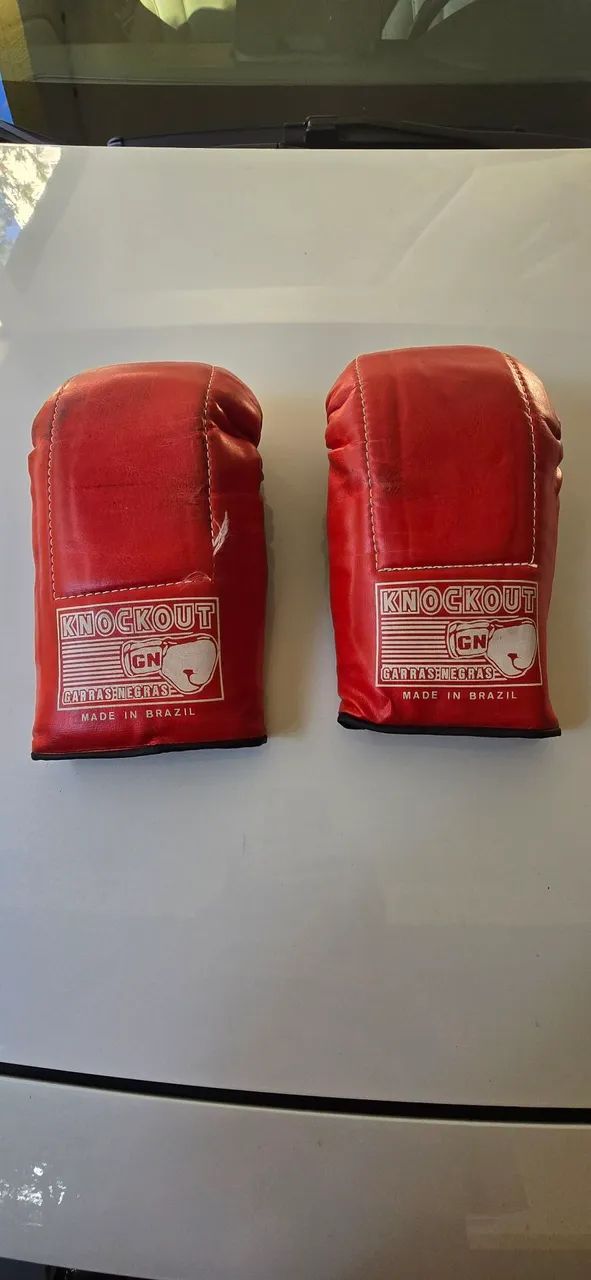 Par de luvas KNOCKOUT, GN GARRAS NEGRAS.
