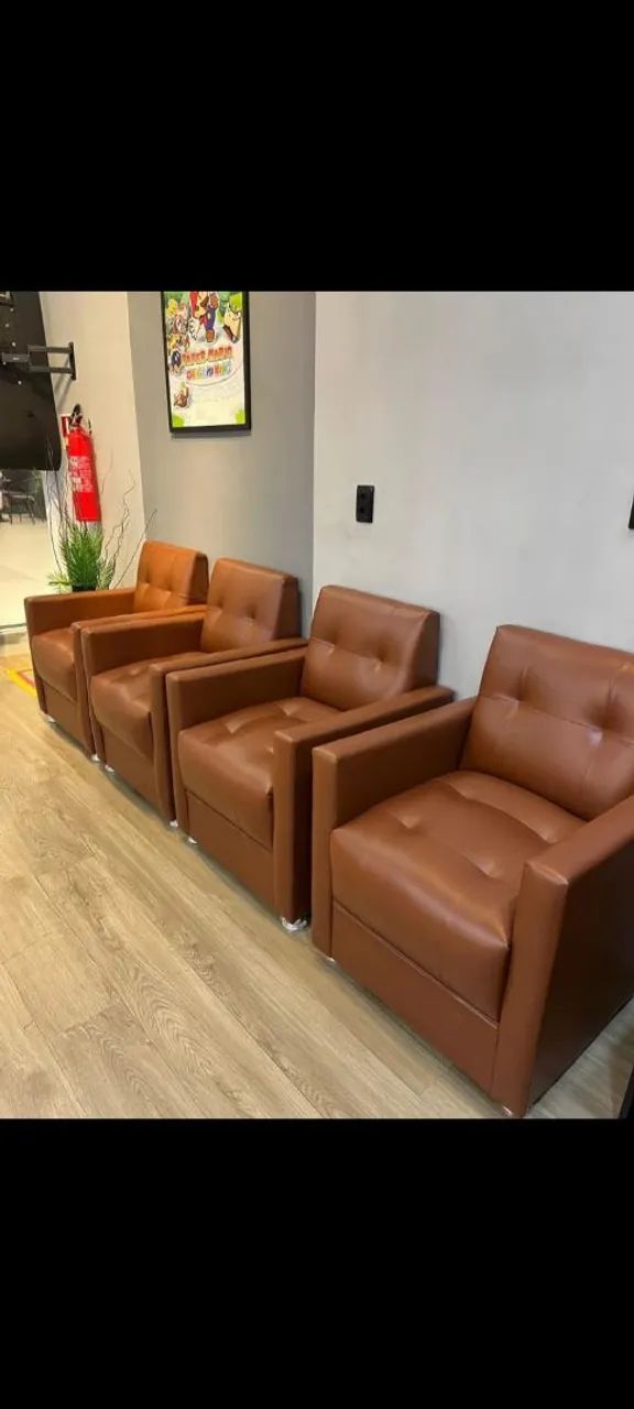 Poltronas em top couro  RS 390 ,00 unidade contato( 98  *)
