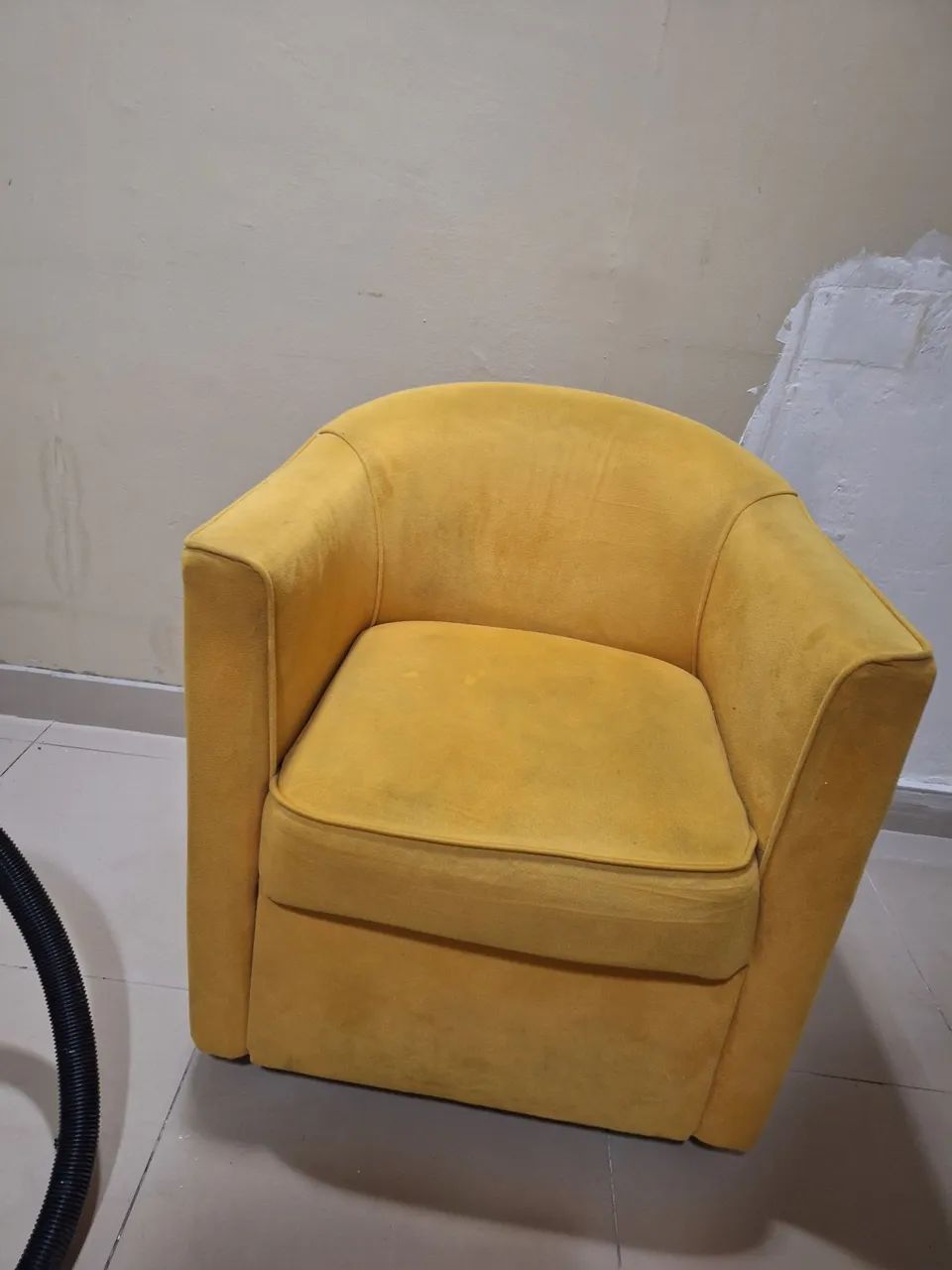 Poltrona amarela65048990233219122