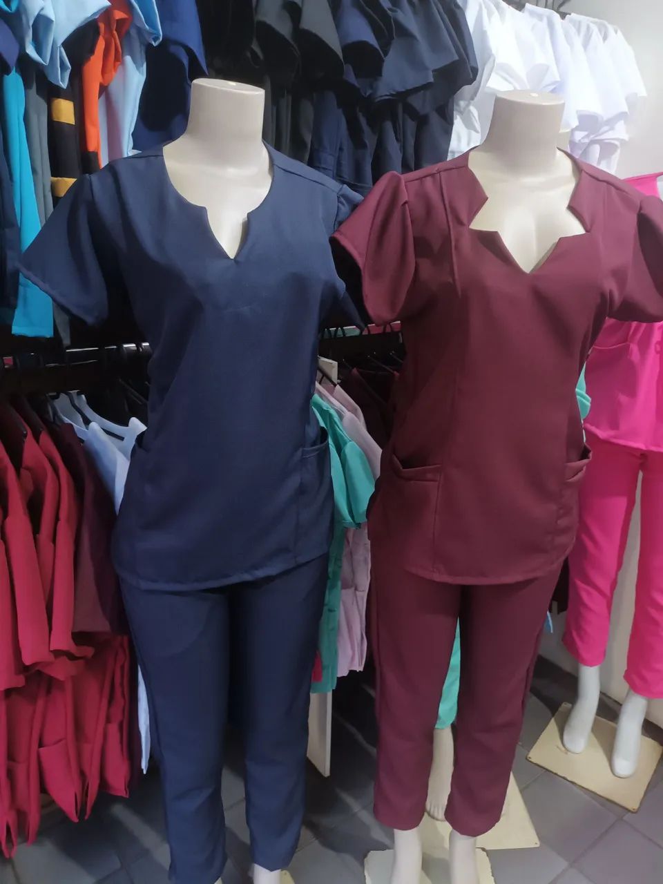 Jalecos e scrubs  - Foto 2
