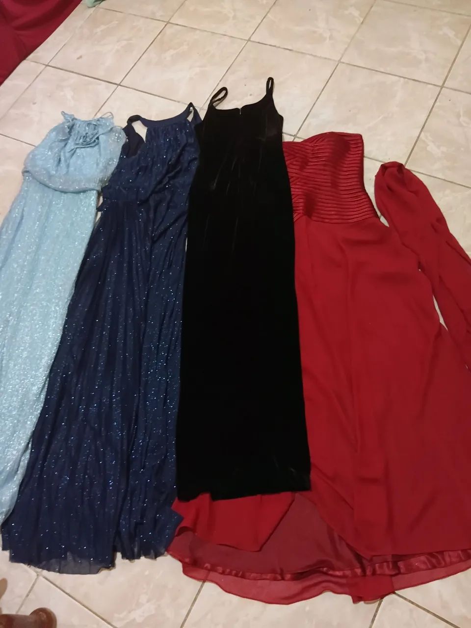 Lotes de 4 vestidos casamento/madrinha 