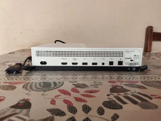 XBOX ONE S 1TB - Foto 3