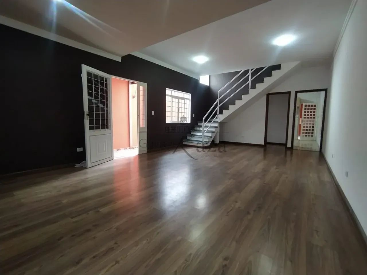 Casa - Bosque dos Eucaliptos - 3 Dormitórios - 140m².