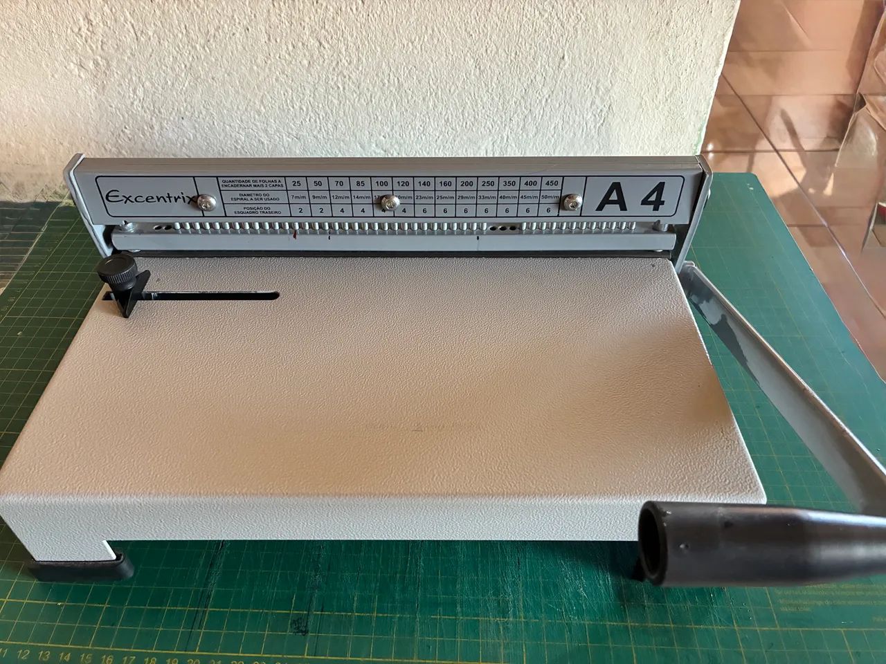 Excentrix A4 Binding Machine424794600737361925