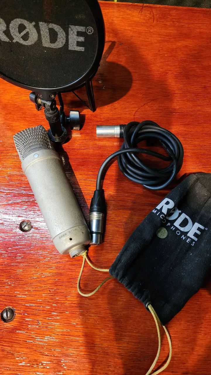 Microfone de Estúdio Rode NT1-A 