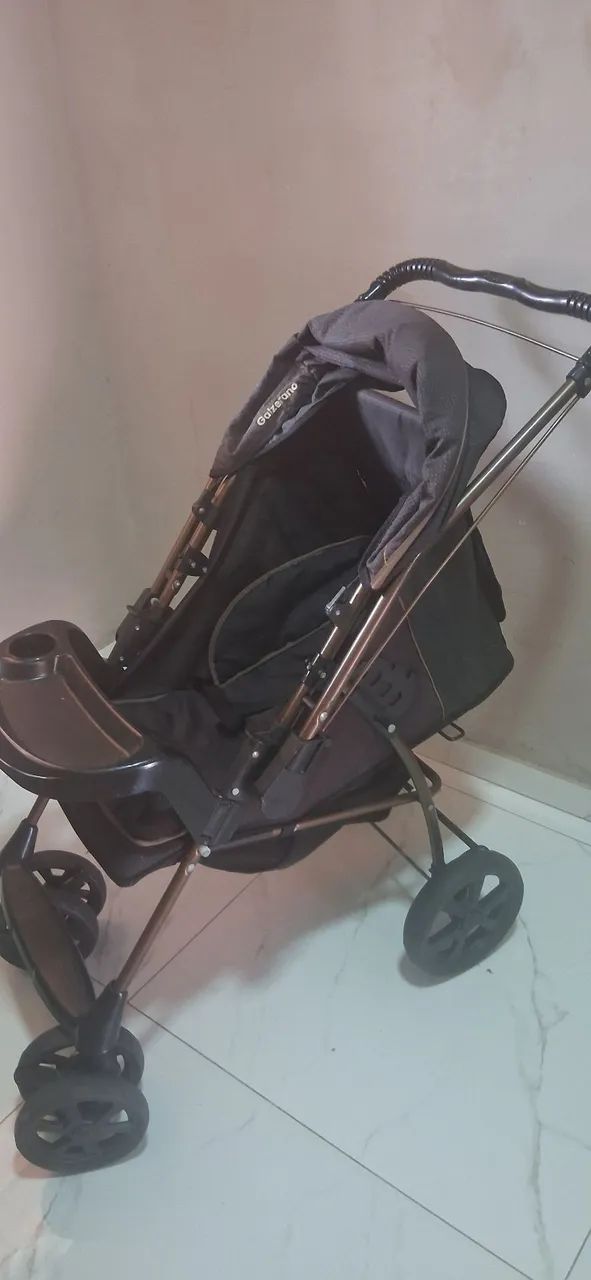 Vendo carinho de bb pouco usando  - Foto 2