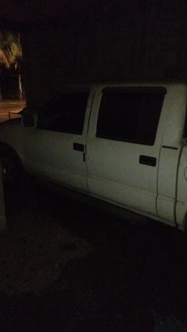 Vendo peça e camionete s10 - Foto 4