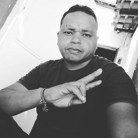 Ofereço meus trabalhos de agente de limpeza estoquista Tell e zap *
