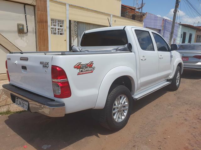 Hilux srv 3.0 diesel 2013/2014 aro 17 top