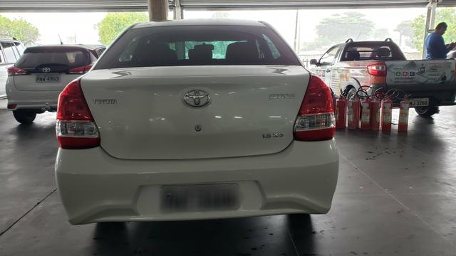 Etios sedan xs 1.5 2018 branco - Foto 3