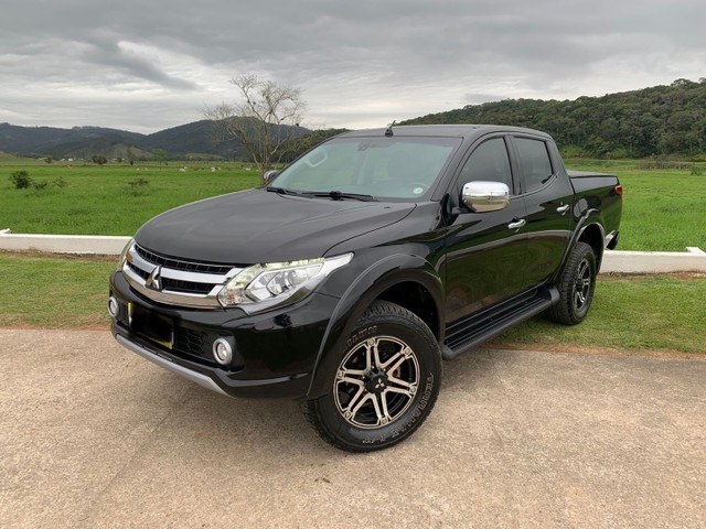 TRITON HPE S DIESEL 2019 AUTOMÁTICA 33000KMS SUPER INTEIRA