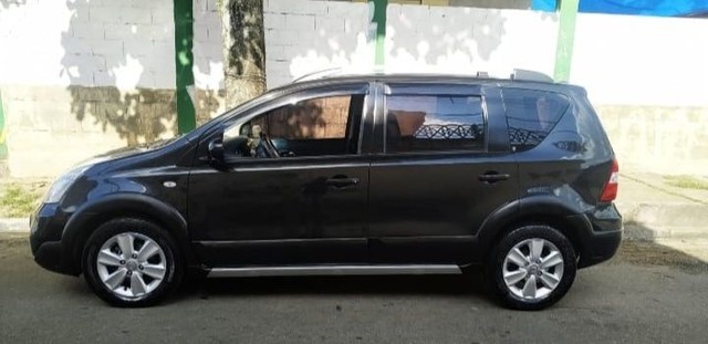 LIVINA 2014/2014 AUTOMÁTICA
