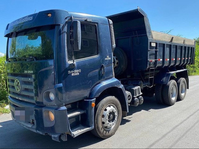 CAMINHÃO 24 250