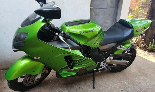 KAWASAKI ZX12 2002