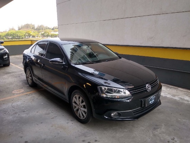 VOLKSWAGEM JETTA COMFORTLINE 2.0 AUTOMÁTICO 2013 PRETO FLEX OPORTINIDADE.