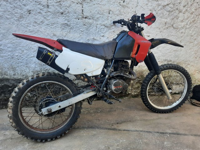 XR200 DE TRILHA