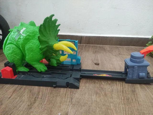 Brinquedos - Pista Hot Wheels City Ataque de Triceratops - Mattel