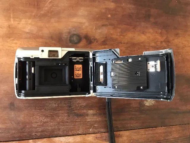 Câmera Analógica Olympus Trip 505 + Filme Kodak Gold 100 - Foto 4