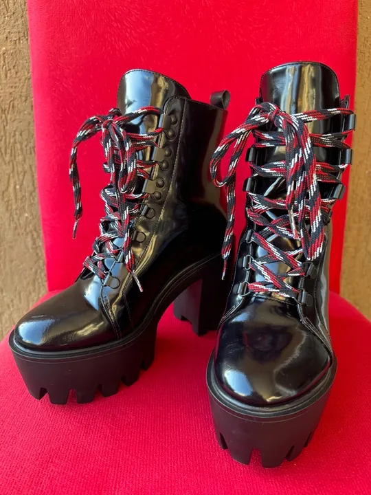 Bota Coturno Rosa chá preta 36