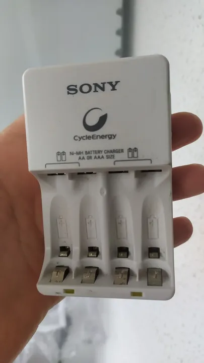 Carregador de Pilhas SONY