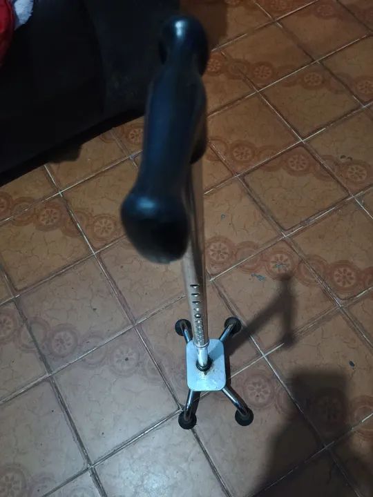 Bengala regulagem de 4 Pernas - Usado em Ótimo Estado - Foto 6