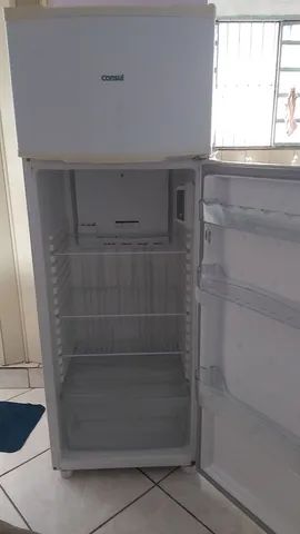  Geladeira usada Cônsul, modelo CRD 36gbana, duplex 334 Litros.