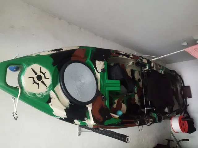 Caiaque Milha Nautica Leader c/ Leme e Pedal Verde no Shoptime