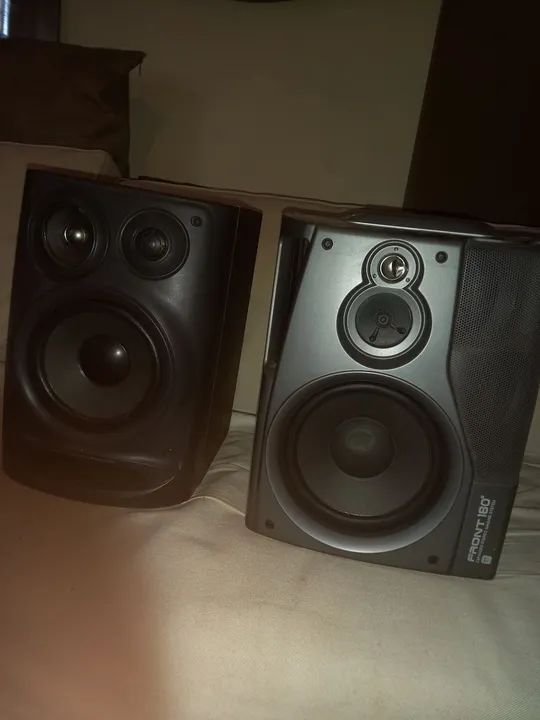 2 caixas de som aiwa aceito trocar - Foto 3