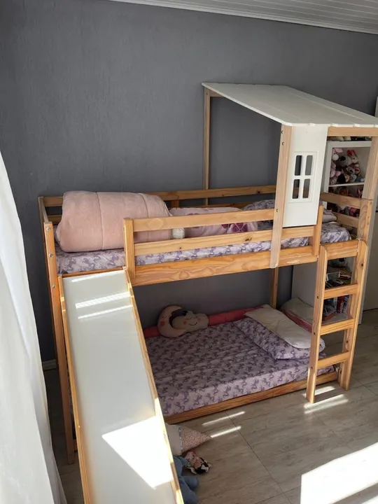 Beliche Infantil com Cama em Formato de Casinha