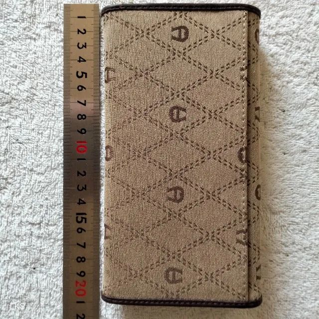 Carteira Etienne Aigner 